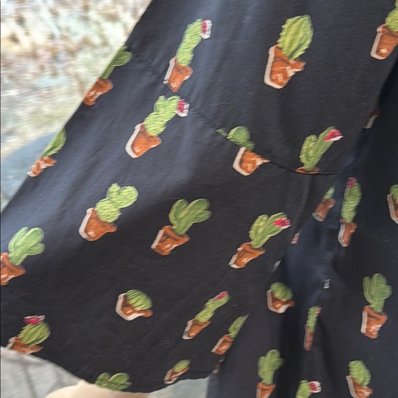 Black Cactus Print, Cotton, Off-Shoulder Top, 3/4 Sleeve, Like New, Large - Picture 8 of 10